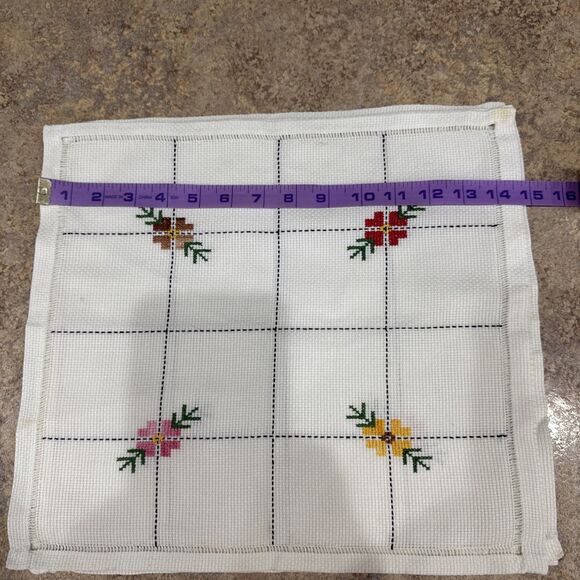 Vintage Hand Stitched Floral Tablecloth And Napkins - Picture 6 of 6